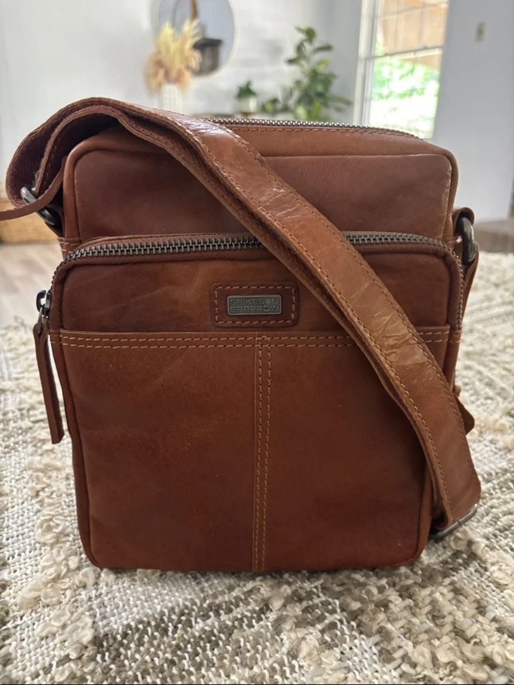 Spikes &‎ Sparrow Saddle Brown Leather Crossbody Bag NWOT Unisex